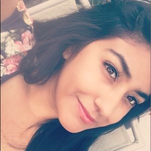 Meet your Posher, Gavriela